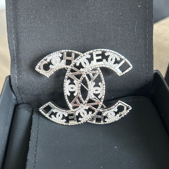 Chanel Brooch fall/winter 22-23 - Picture 3 of 5